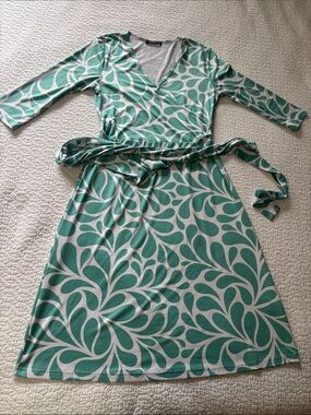 PattyBoutik Teal and White Swirl Print Top